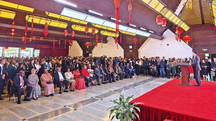 招待会隆重举行